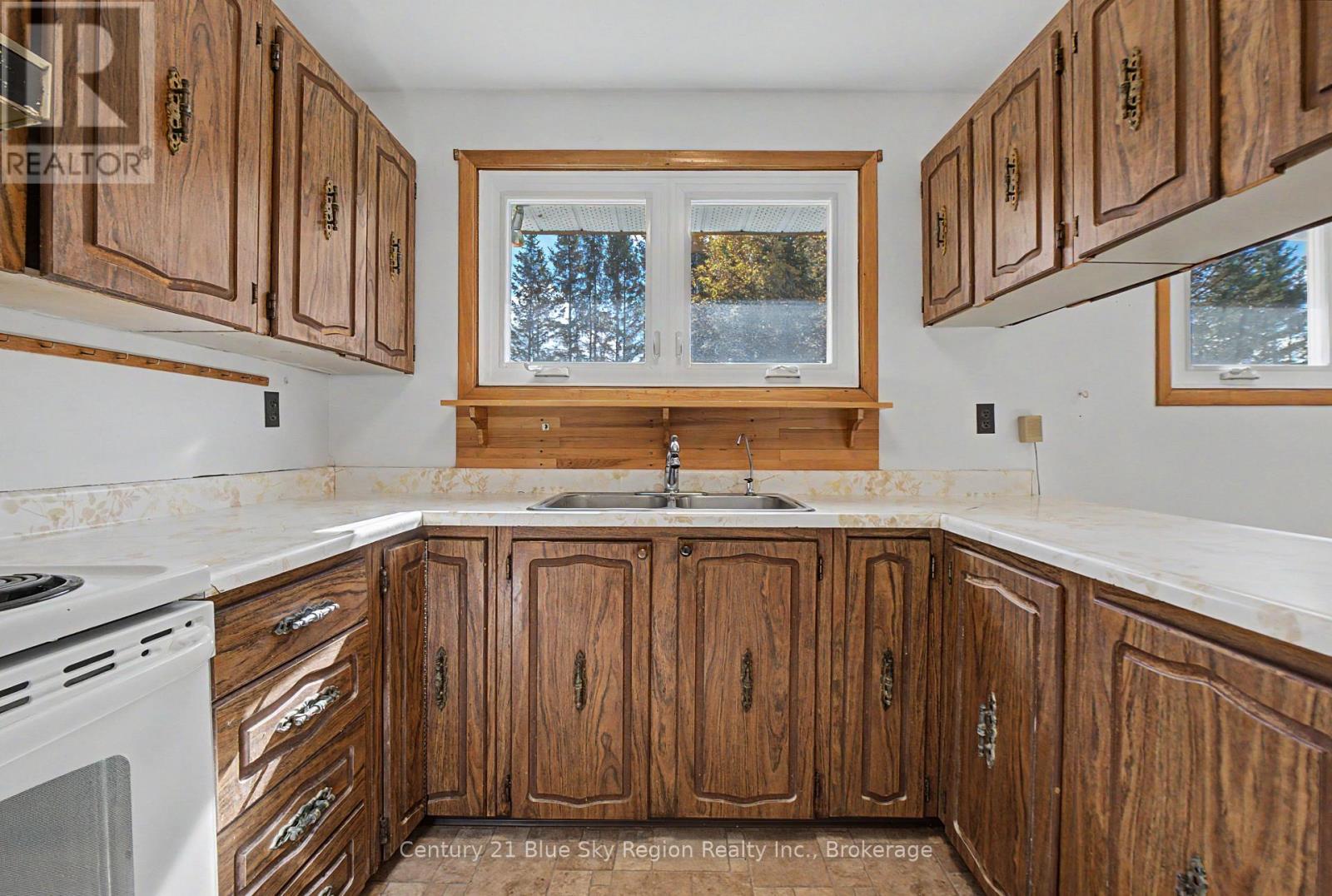 66 CARRIERE ROAD - 8