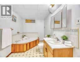 232 Madeira Place NE - photo 32