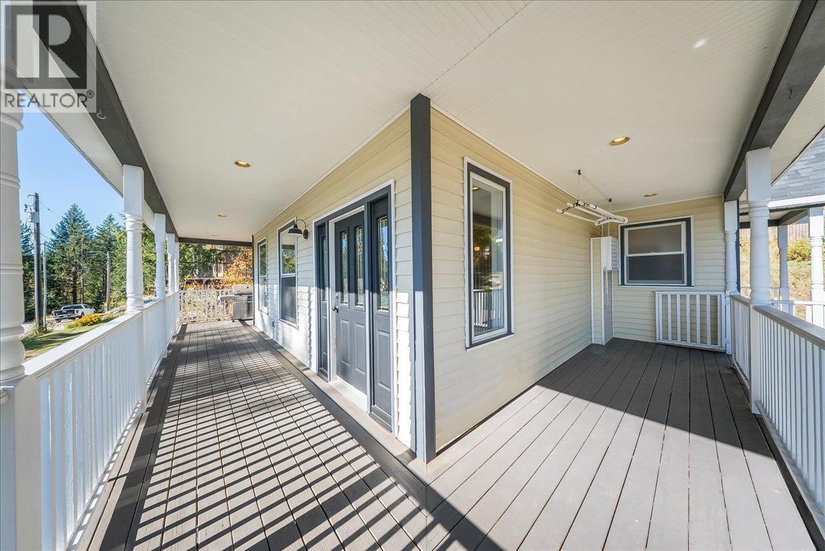 1860 Planer Crescent, Rossland - Image 1