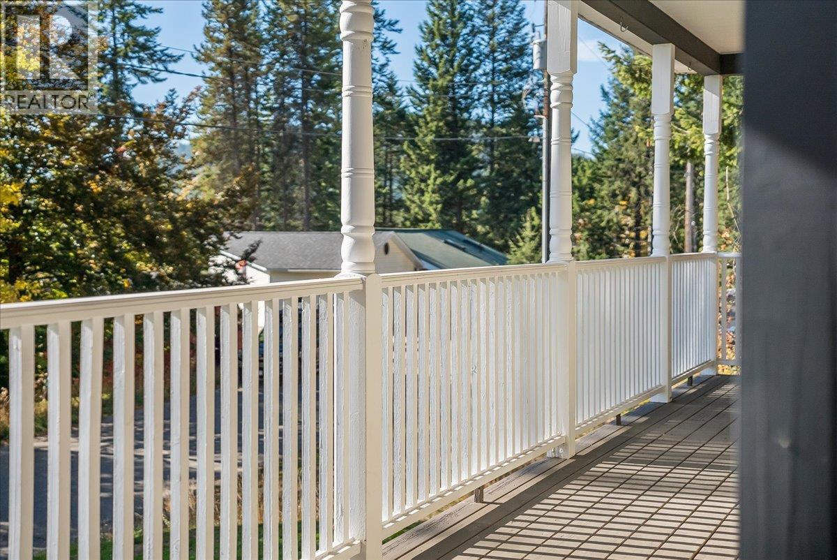 1860 Planer Crescent, Rossland - Image 1