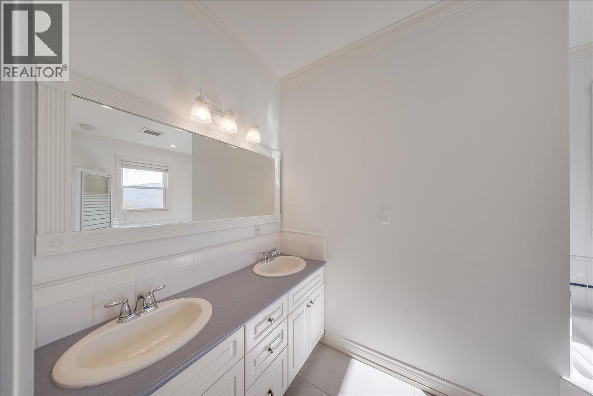1860 Planer Crescent, Rossland - Image 1