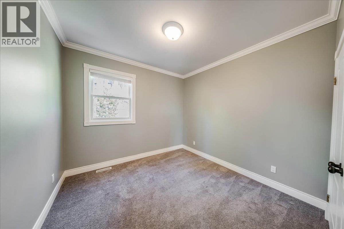 1860 Planer Crescent, Rossland - Image 1