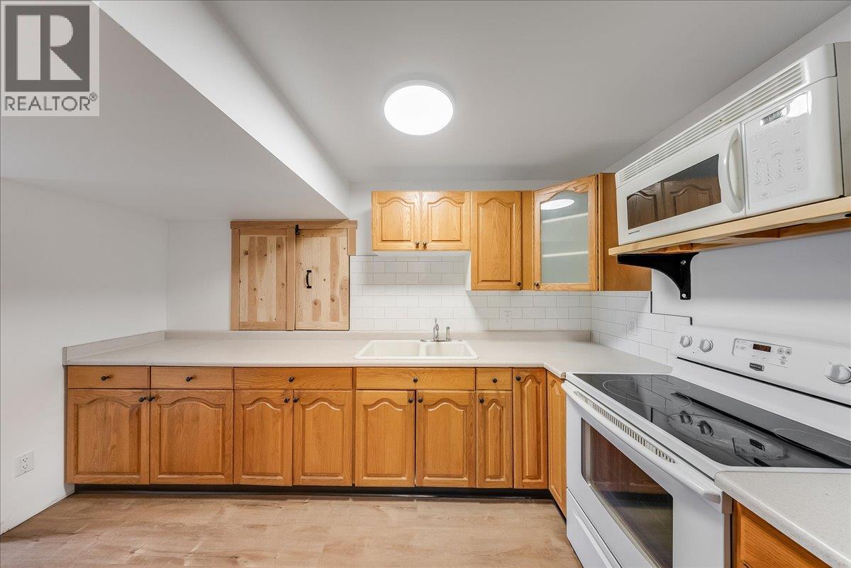 1860 Planer Crescent, Rossland - Image 1