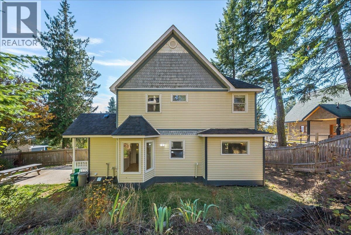 1860 Planer Crescent, Rossland - Image 1