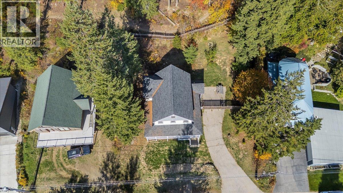 1860 Planer Crescent, Rossland - Image 1