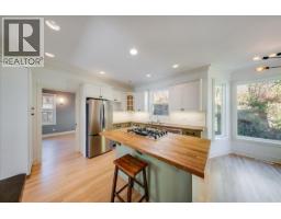 Living room - 1860 Planer Crescent, Rossland, BC V0G1Y0 Photo 14