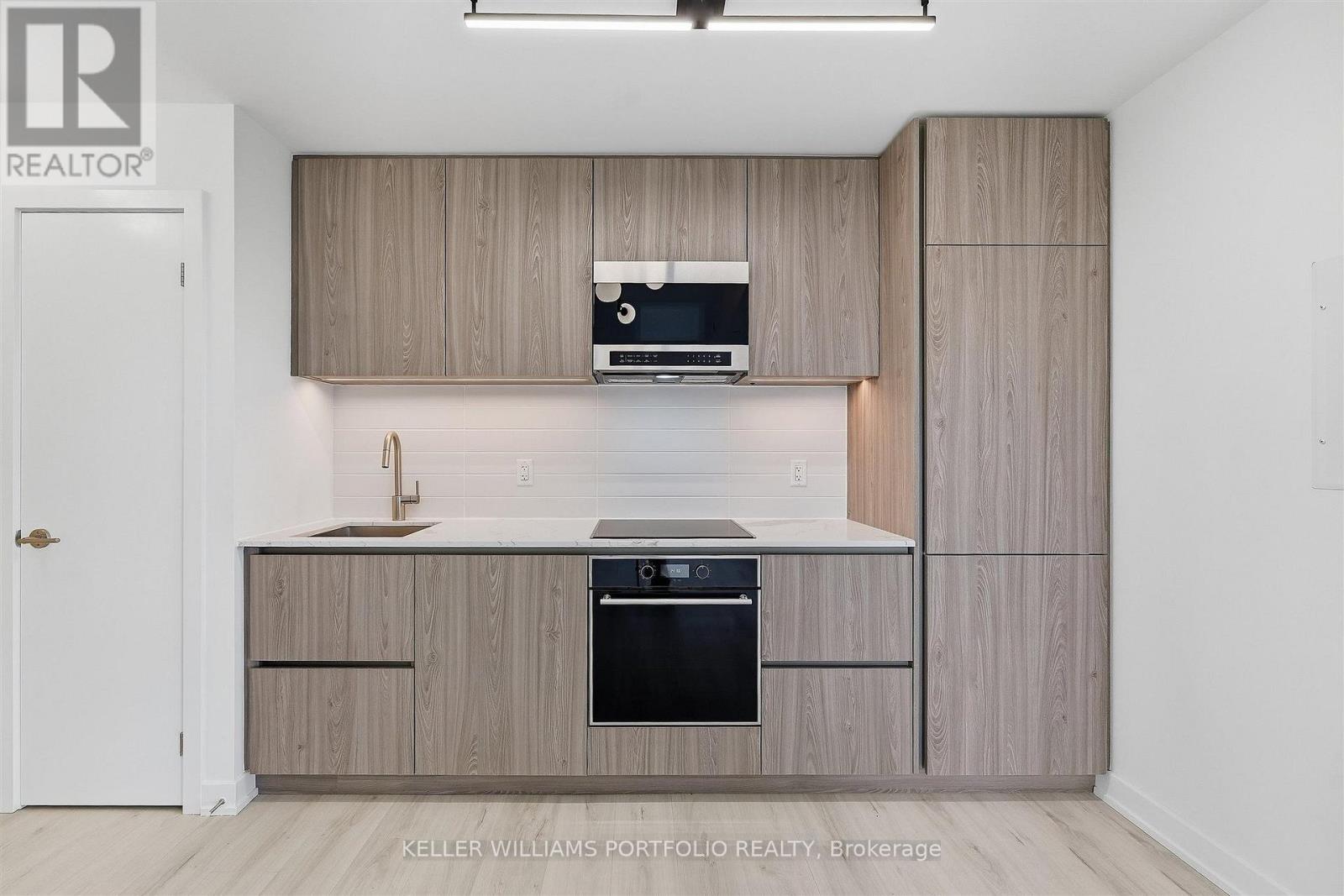 110 Broadway Avenue — photo 14