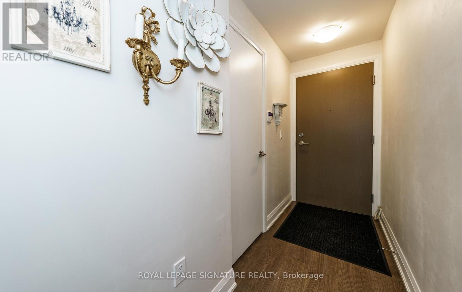 160 Vanderhoof Avenue — photo 13