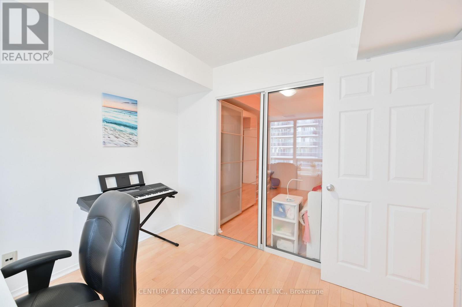 155 Beecroft Road — photo 11