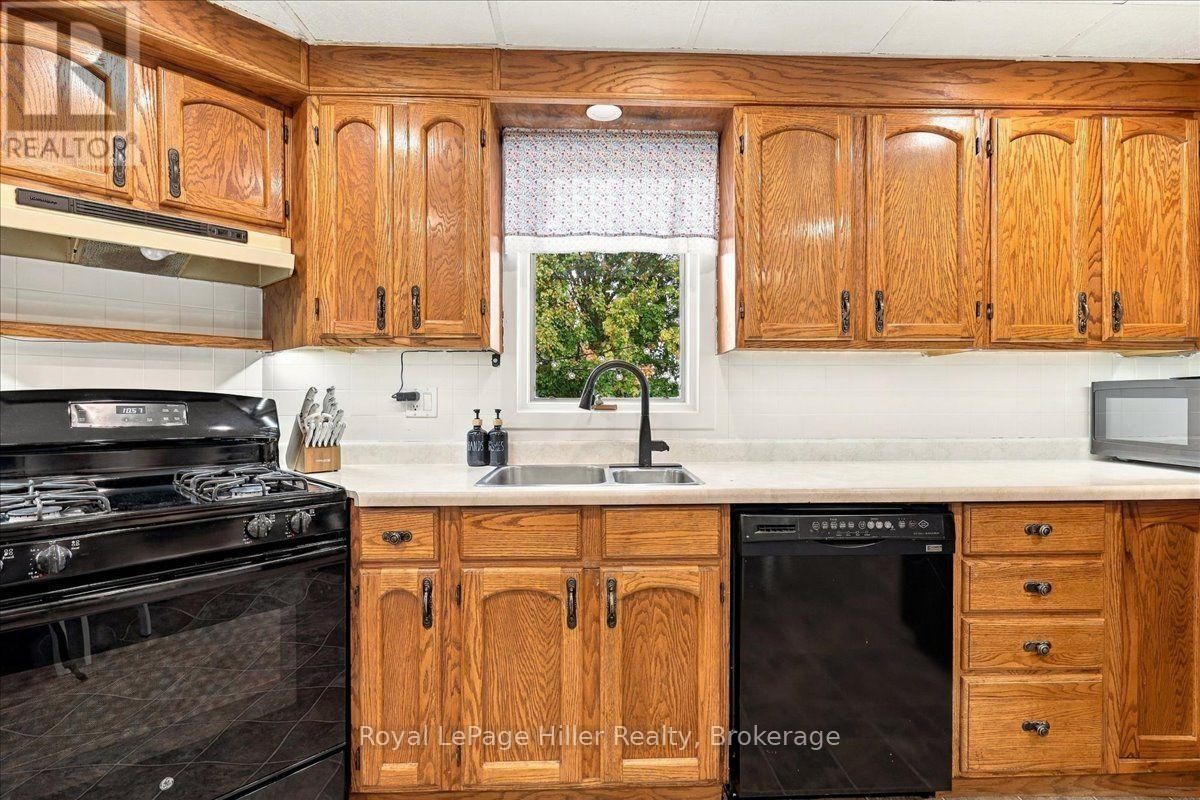 524 Brunswick Street — photo 17