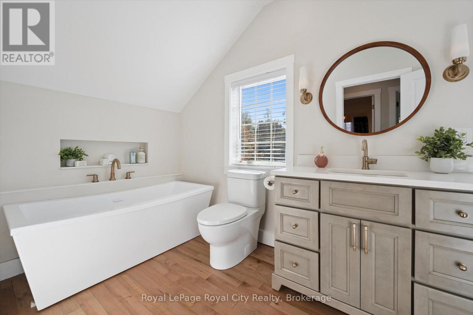 31 JAMES STREET W - 25