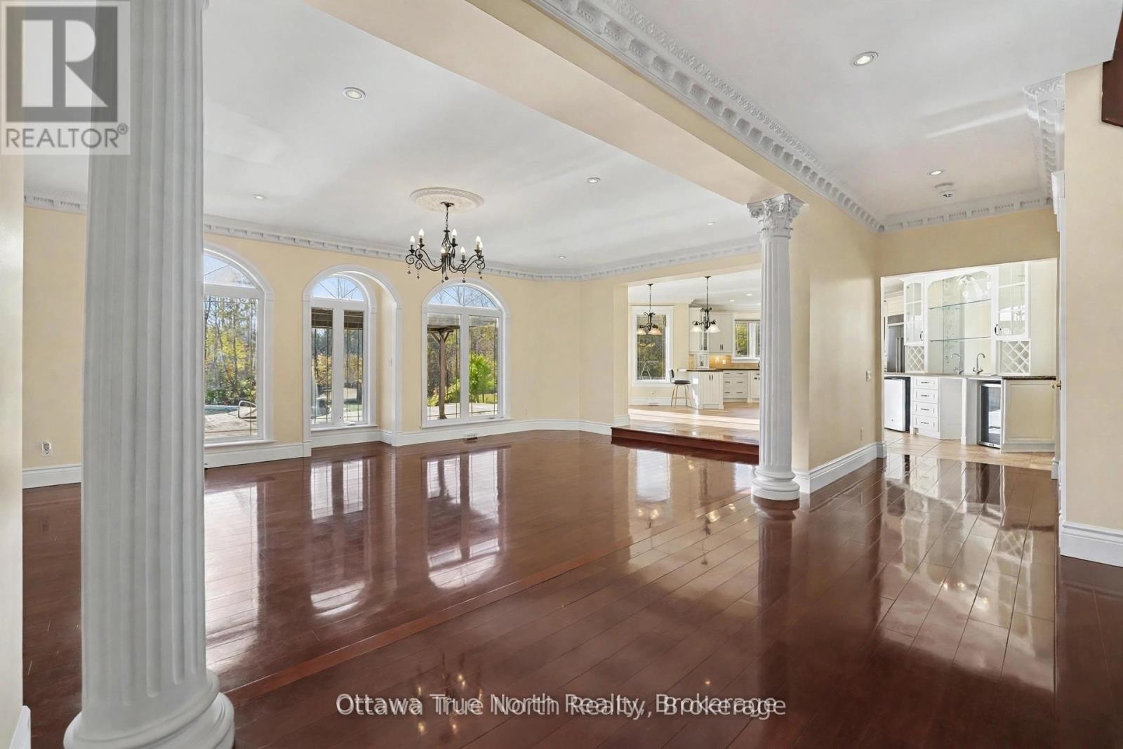 5884 EARLSCOURT CRESCENT - 10