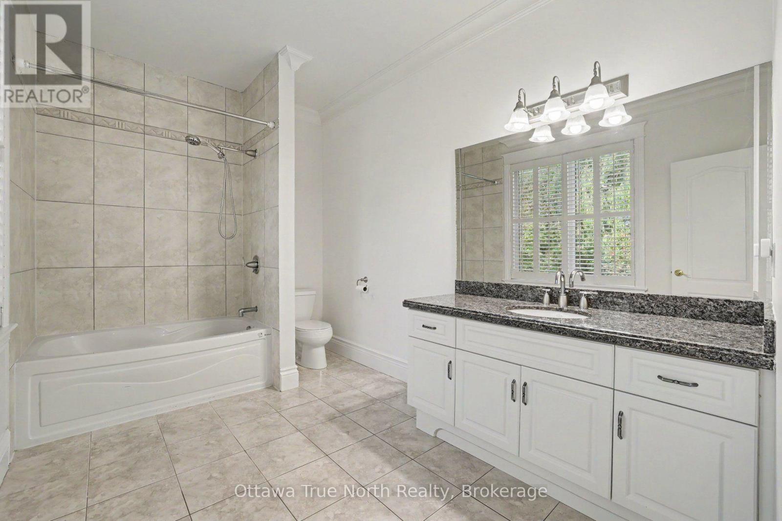 5884 EARLSCOURT CRESCENT - 35