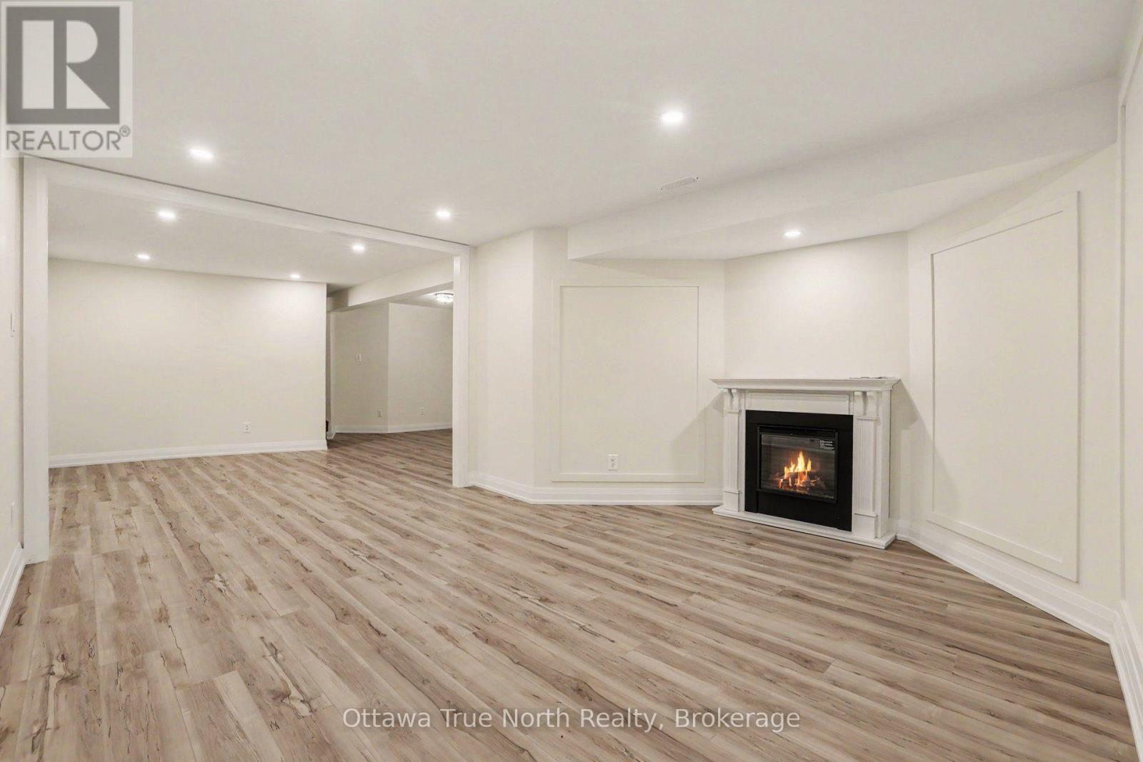 5884 EARLSCOURT CRESCENT - 38