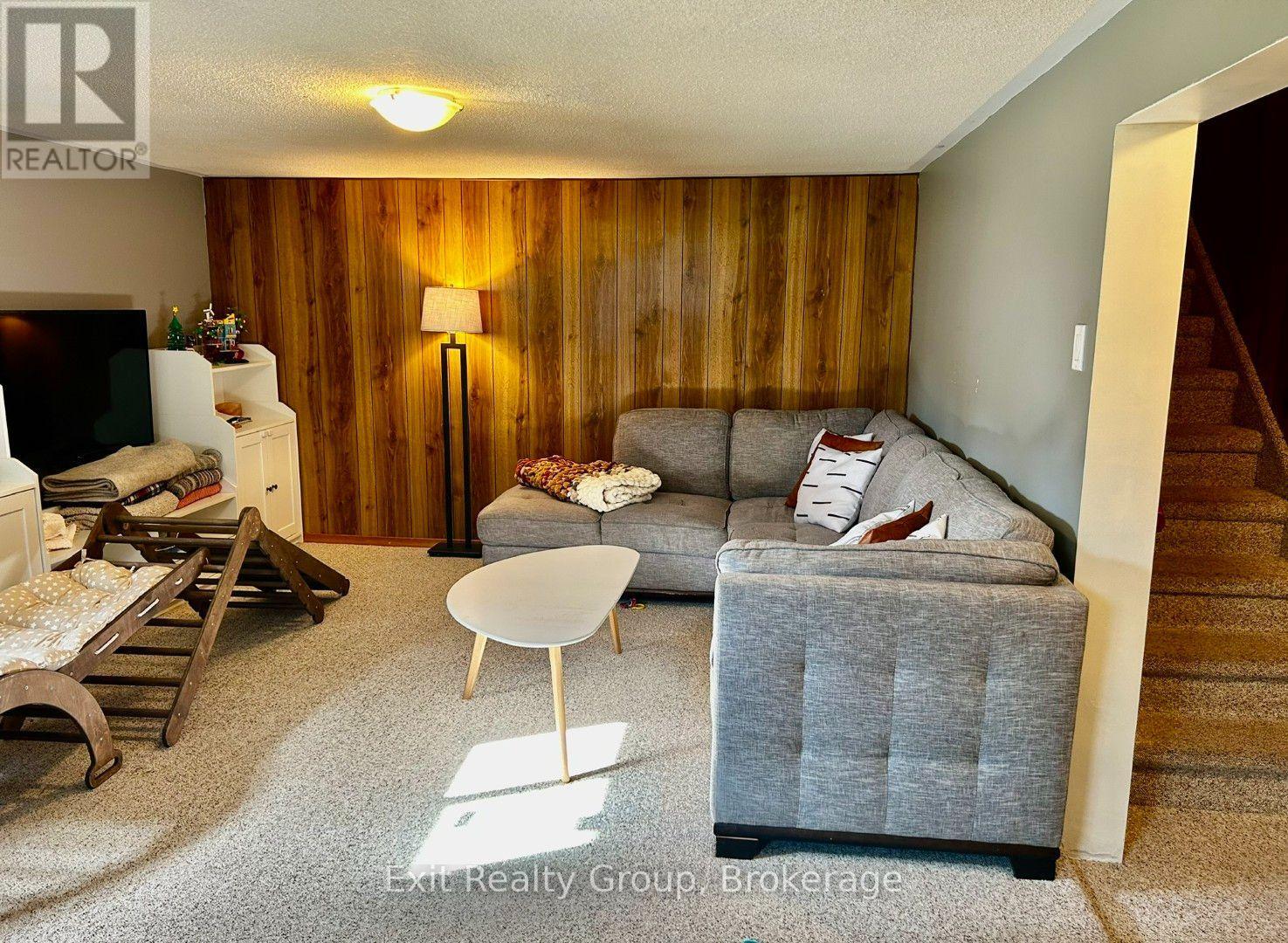42 Third Avenue, Quinte West, ON photo 18