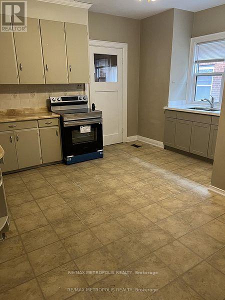 329 Ritson Road South, Oshawa, ON photo 8