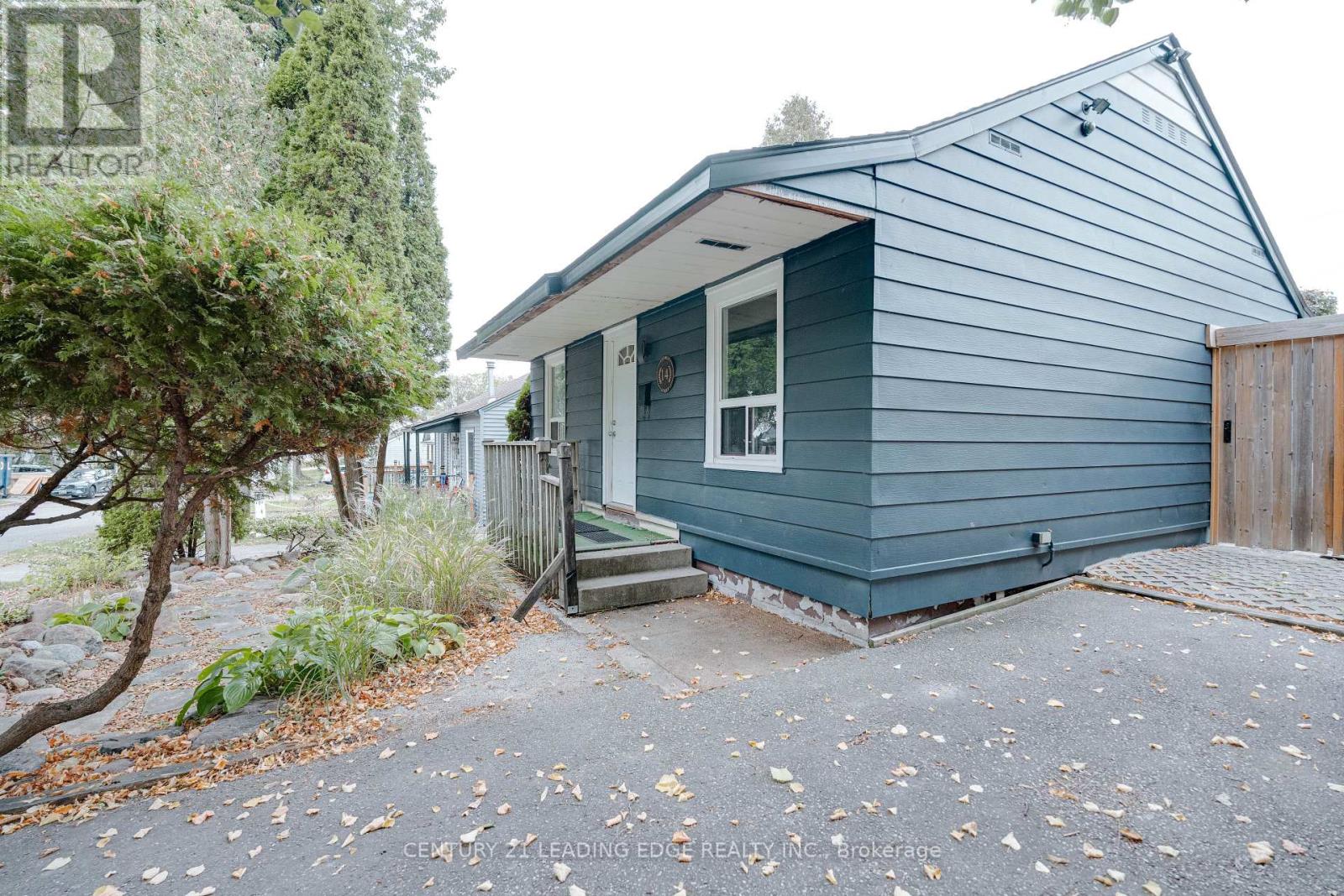 14 George Street, Ajax, ON photo 3
