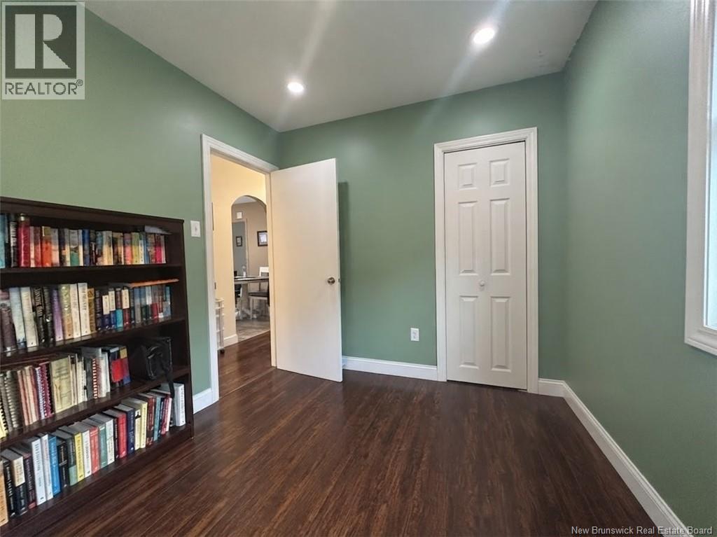 Photo 21 of 42