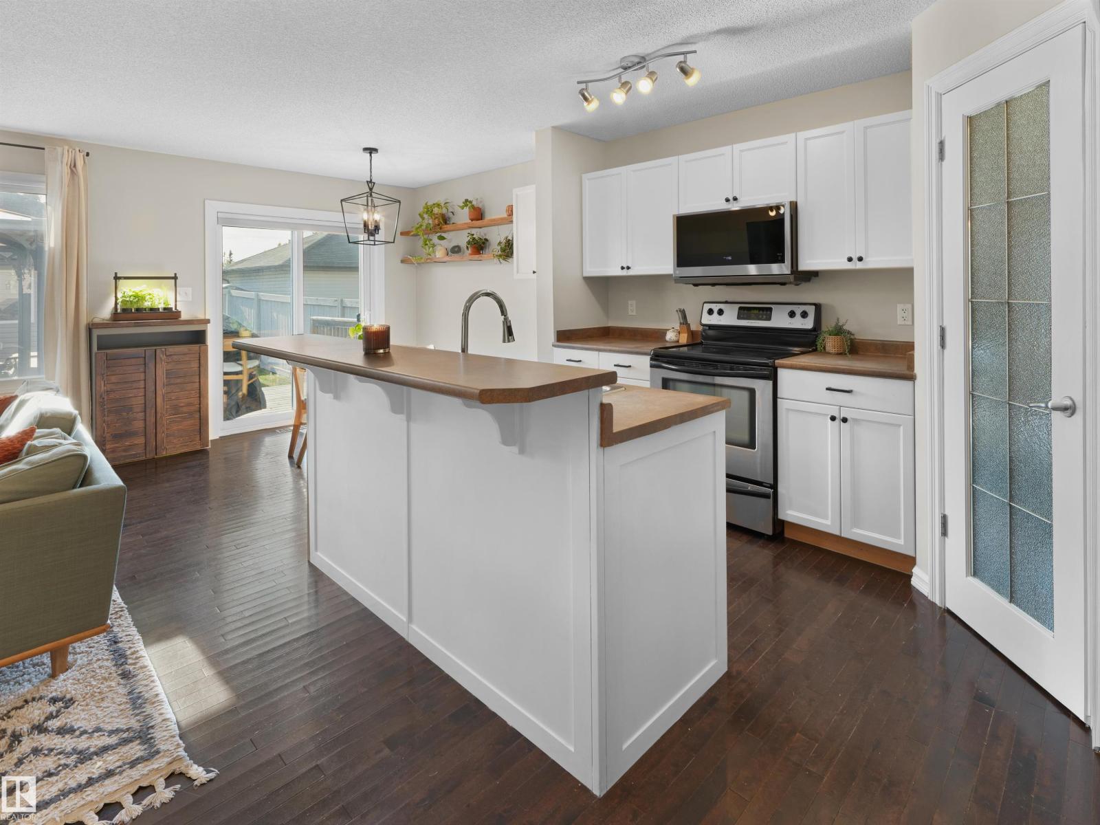 1175 36 AV NW - 8
