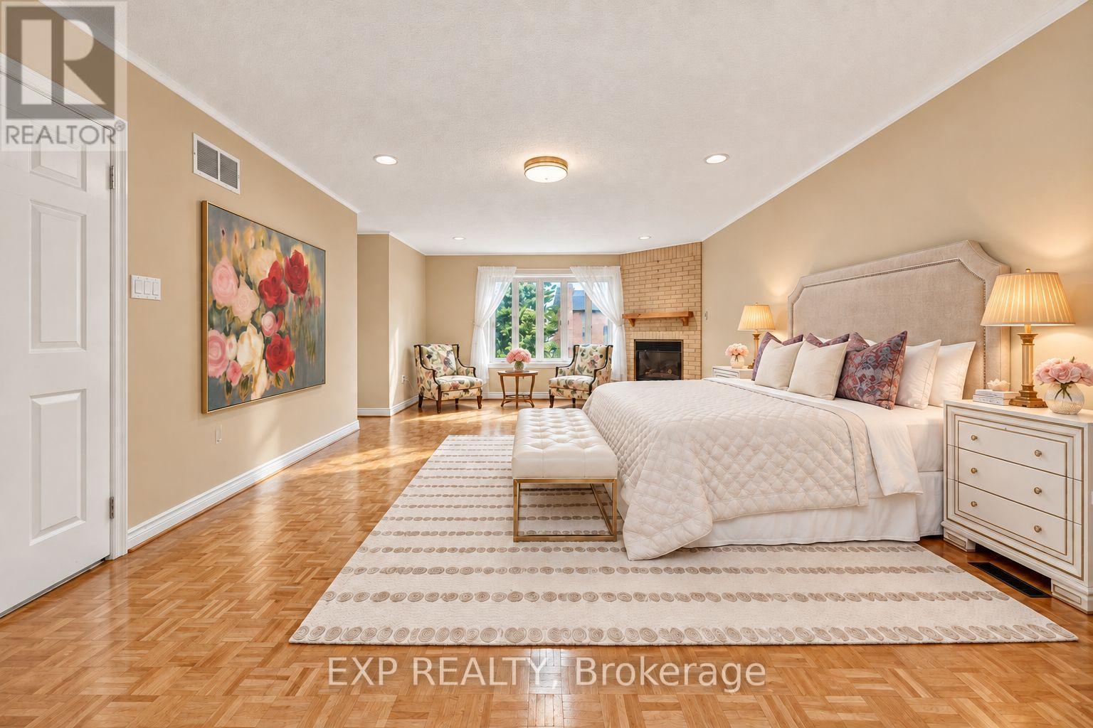 2 Shallmar Gardens, Richmond Hill, ON photo 22