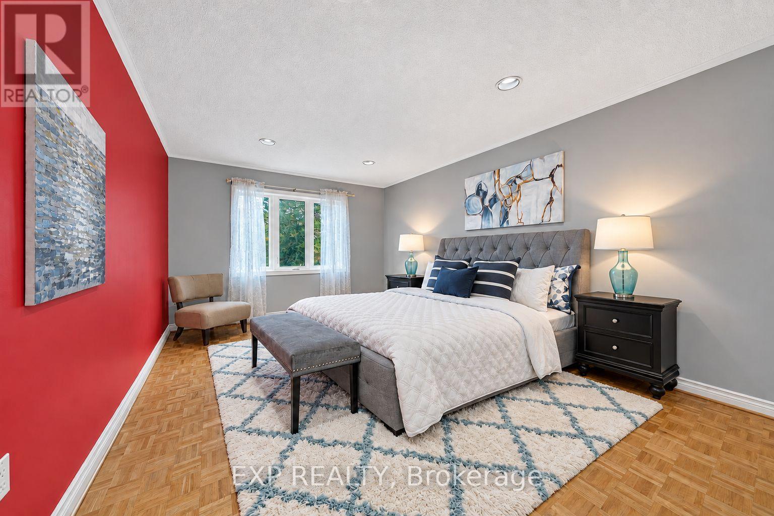 2 SHALLMAR GARDENS - 28
