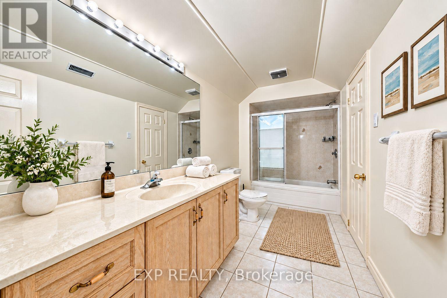 2 SHALLMAR GARDENS - 33