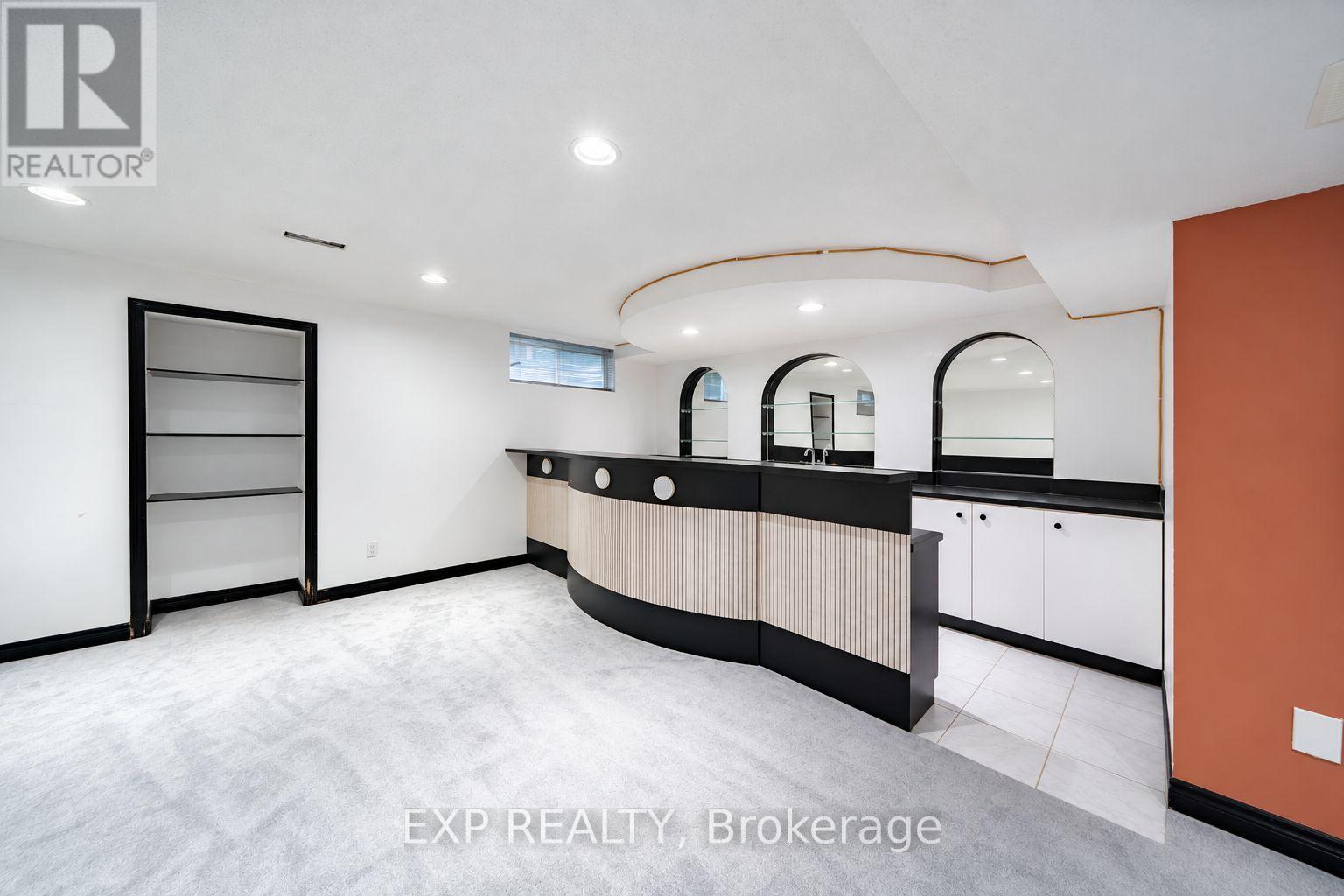 2 SHALLMAR GARDENS - 35