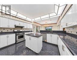2 Shallmar Gardens, Richmond Hill, ON L4B3G4 Photo 17