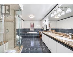 2 Shallmar Gardens, Richmond Hill, ON L4B3G4 Photo 25