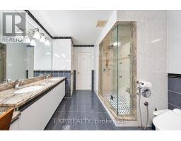 2 Shallmar Gardens, Richmond Hill, ON L4B3G4 Photo 26