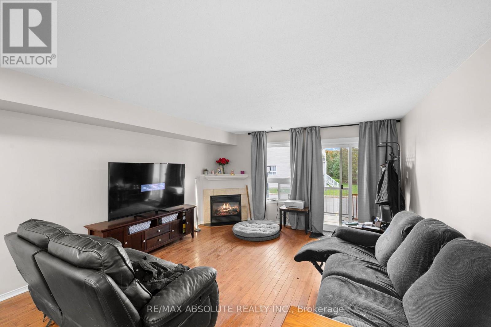 908 LONGFIELDS DRIVE - 14