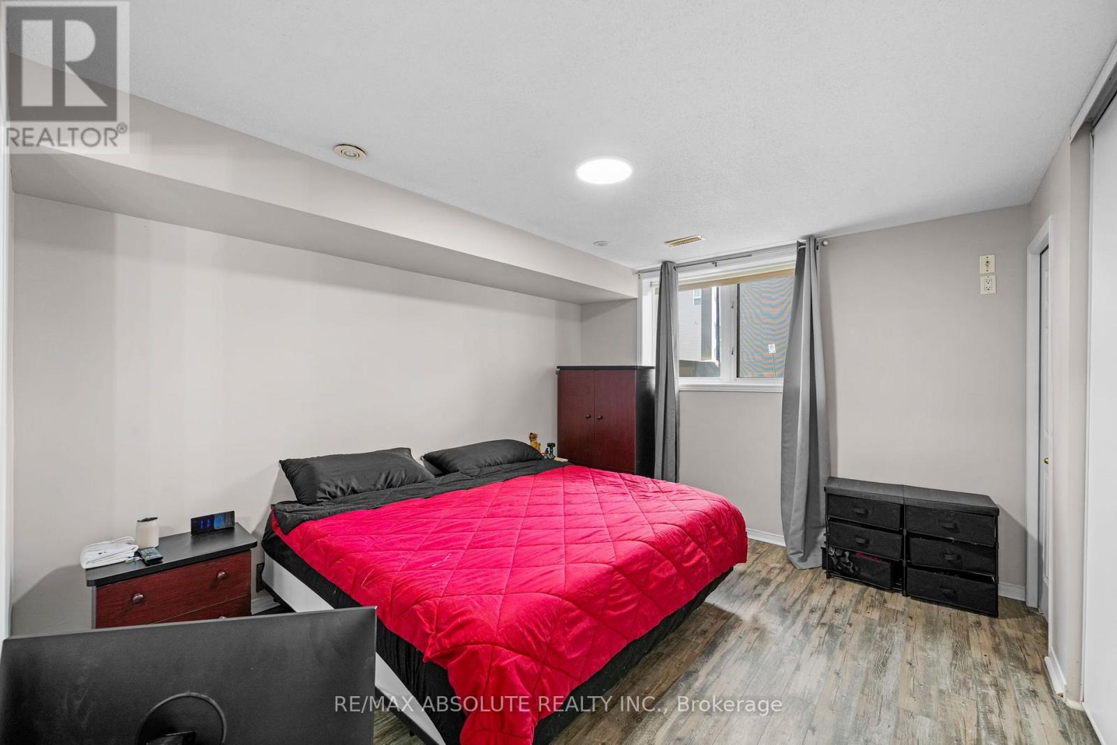908 LONGFIELDS DRIVE - 17
