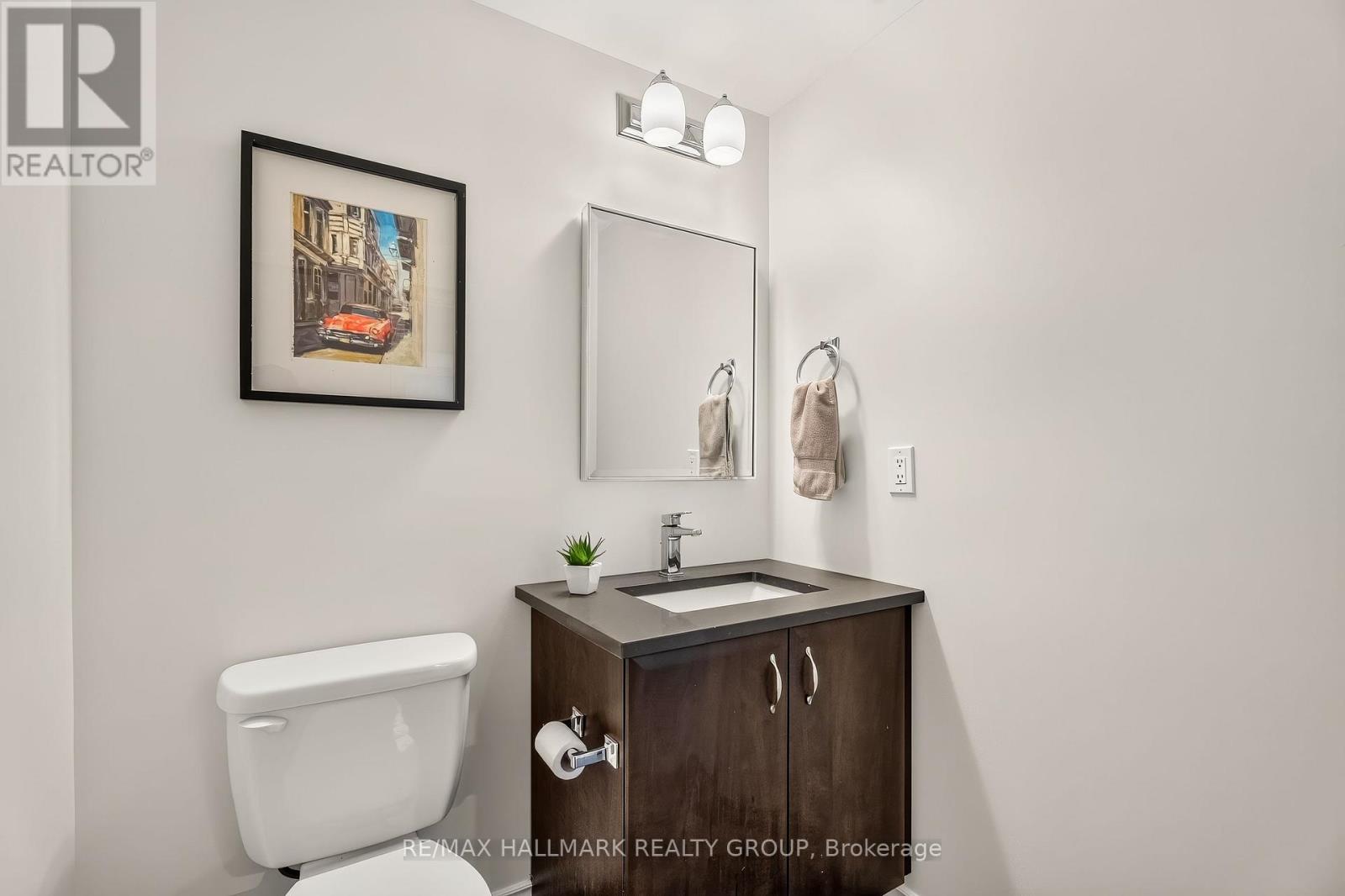 101 Queen Charlotte Street — photo 37