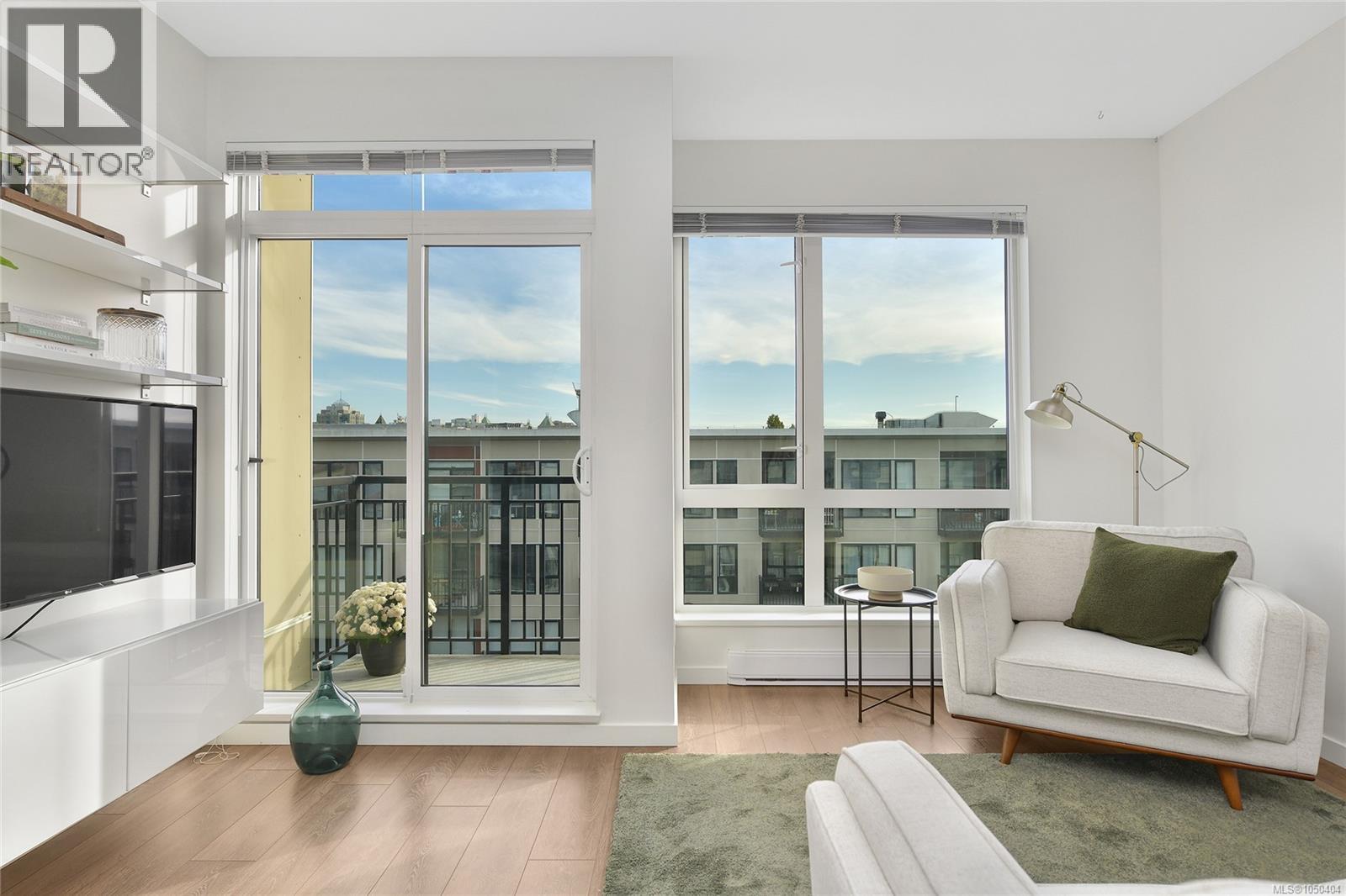 #516 517 Fisgard St - 1