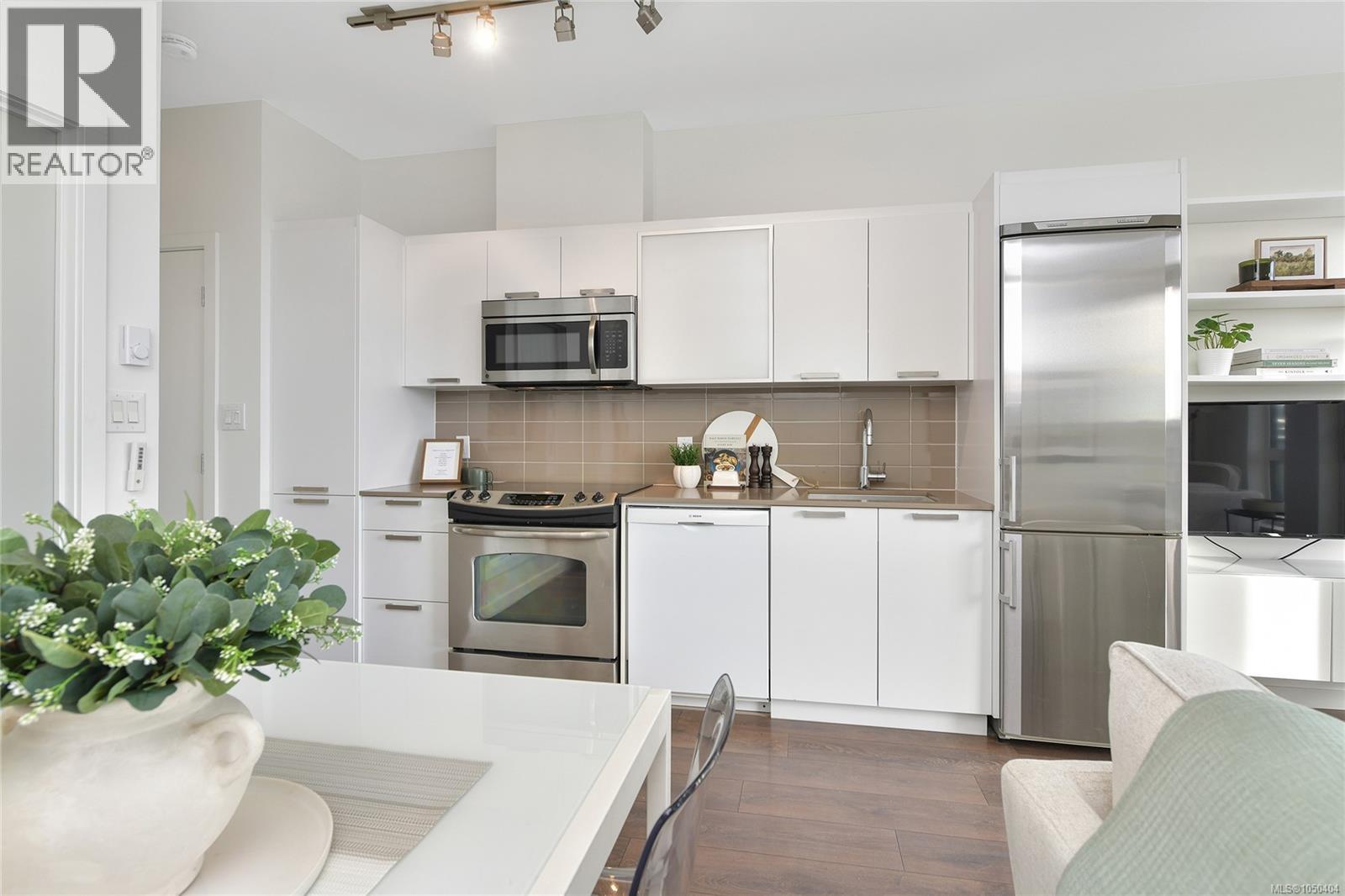 #516 517 Fisgard St - 13