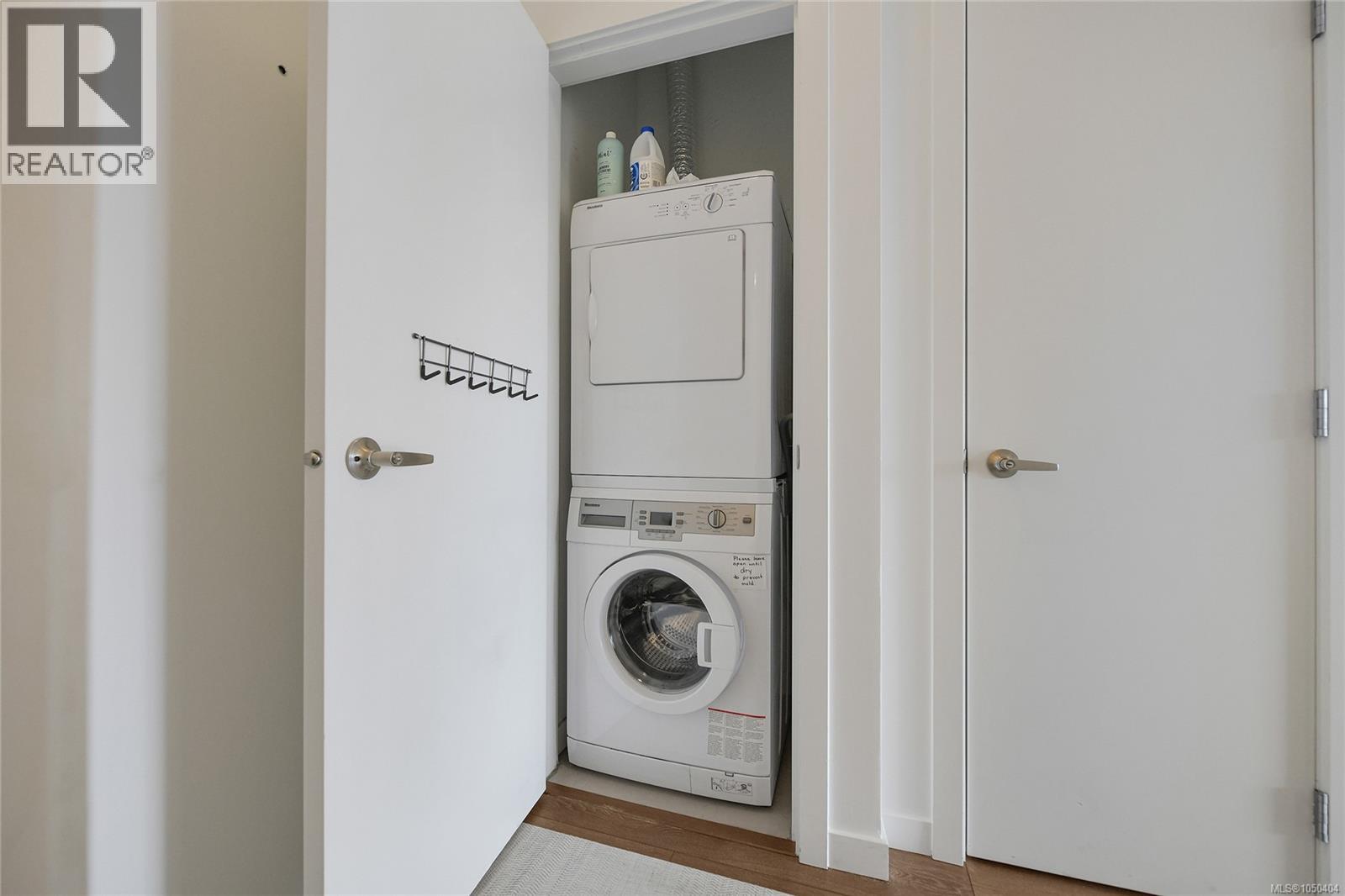 #516 517 Fisgard St - 24