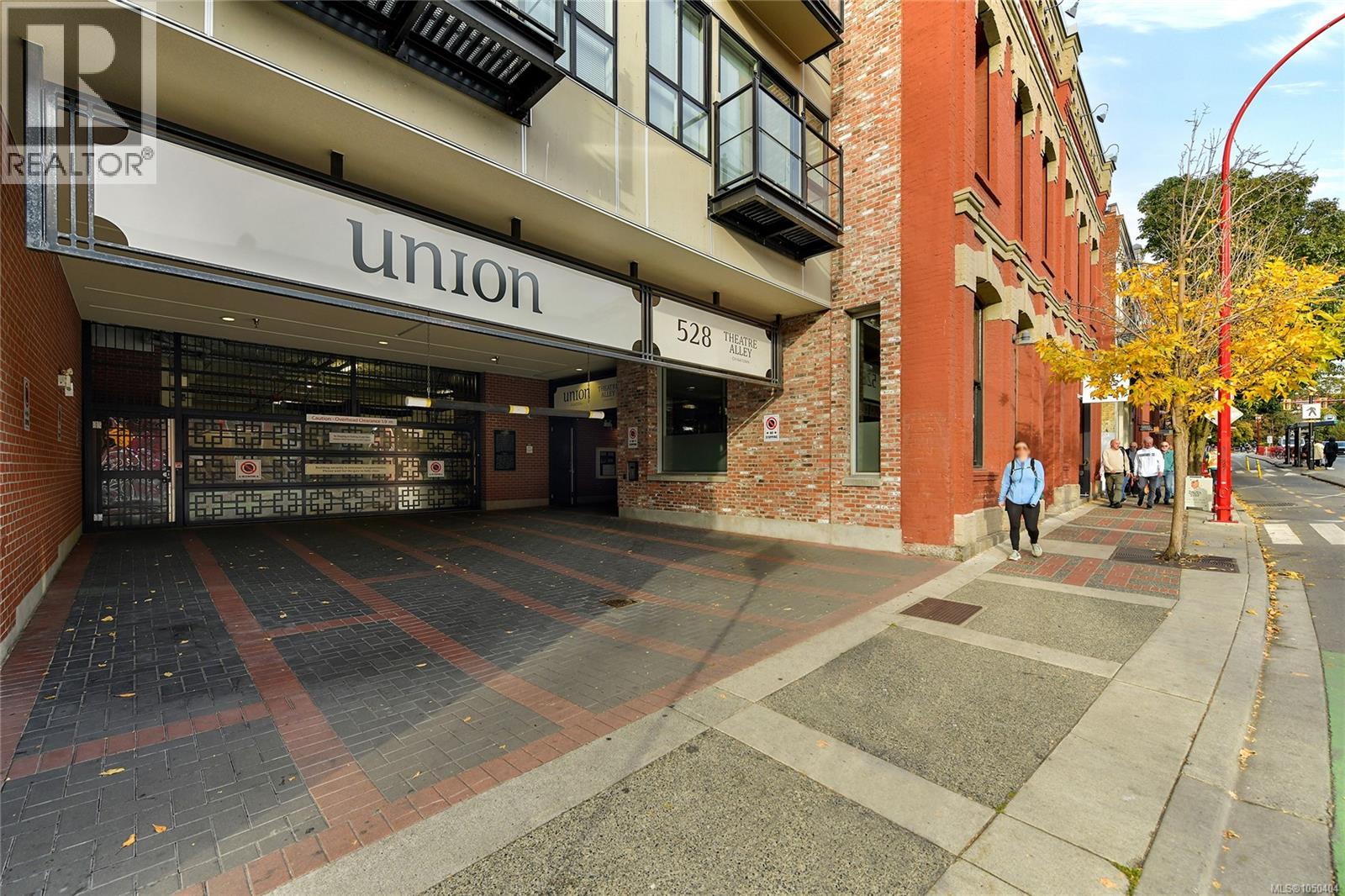 #516 517 Fisgard St - 35