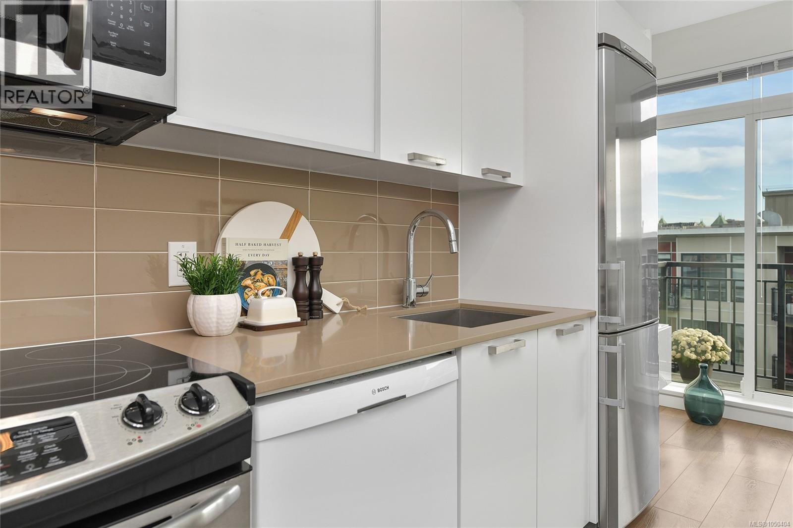 #516 517 Fisgard St - Image 9