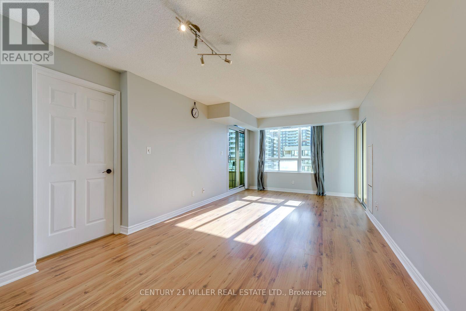 2010- 335 Rathburn Road West, Mississauga, ON photo 12