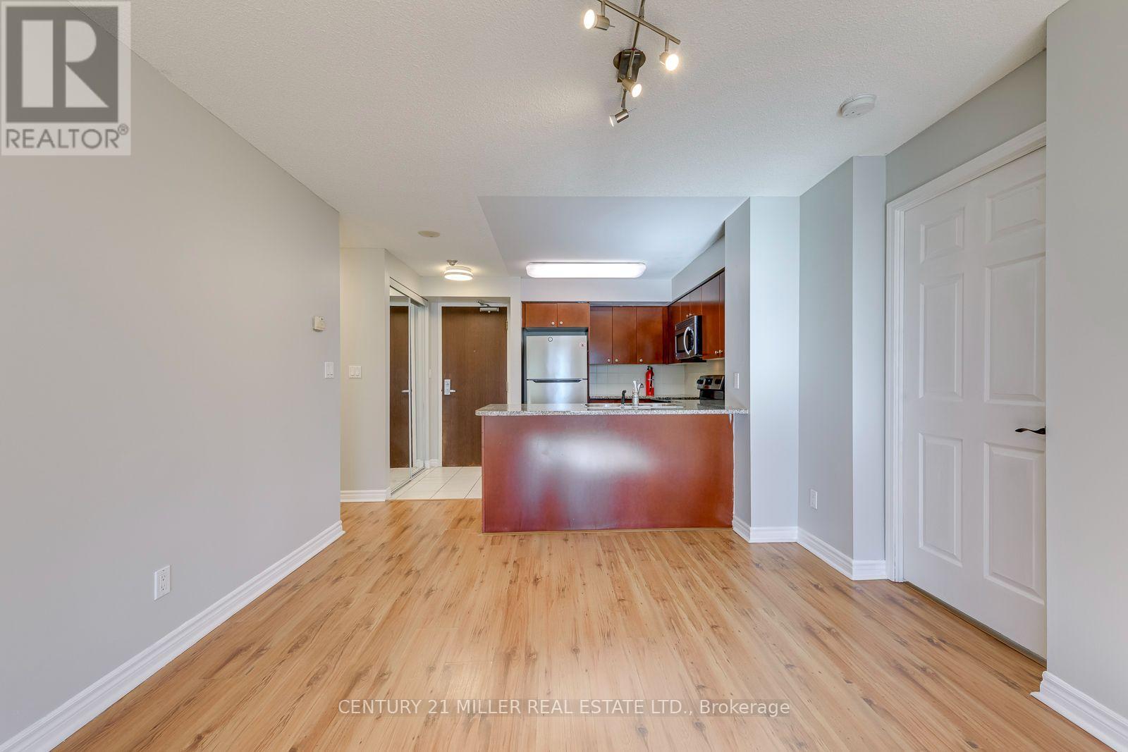 2010- 335 Rathburn Road West, Mississauga, ON photo 13