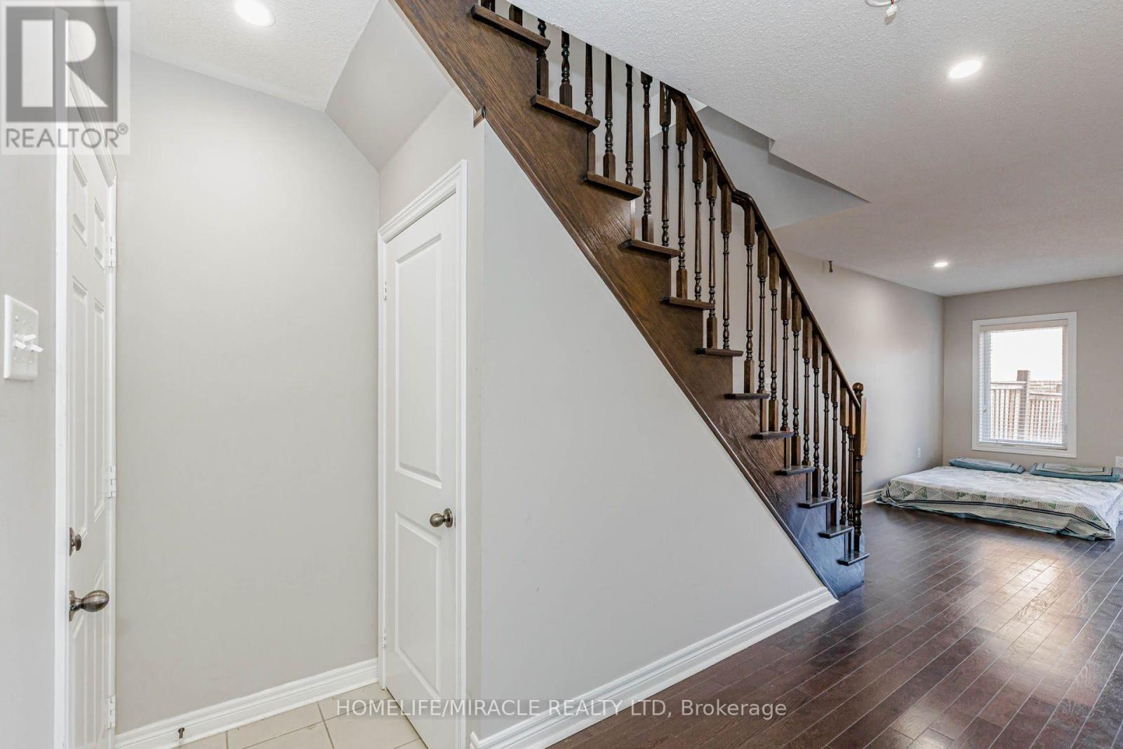 45 PADBURY TRAIL - 42
