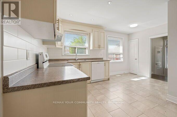 3 Indianola Drive, Toronto, ON photo 13