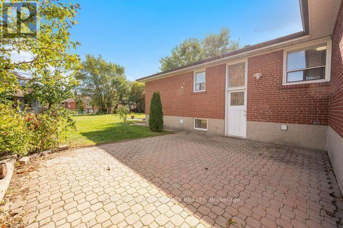 3 Indianola Drive, Toronto, ON photo 38