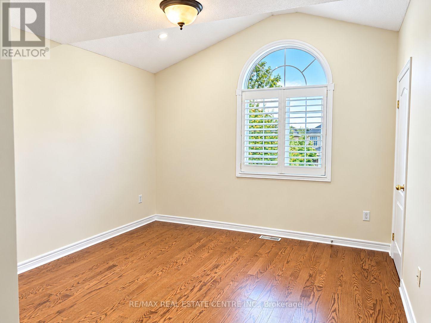 1302 Renfield Drive, Burlington, ON photo 28