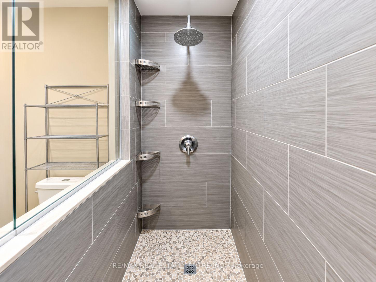 1302 Renfield Drive, Burlington, ON photo 39