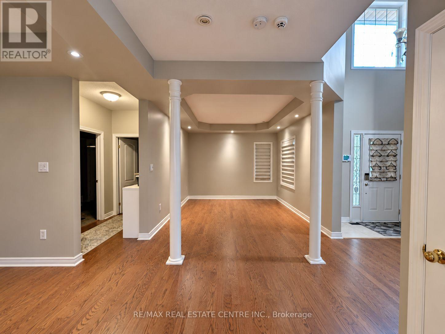 1302 Renfield Drive, Burlington, ON photo 5