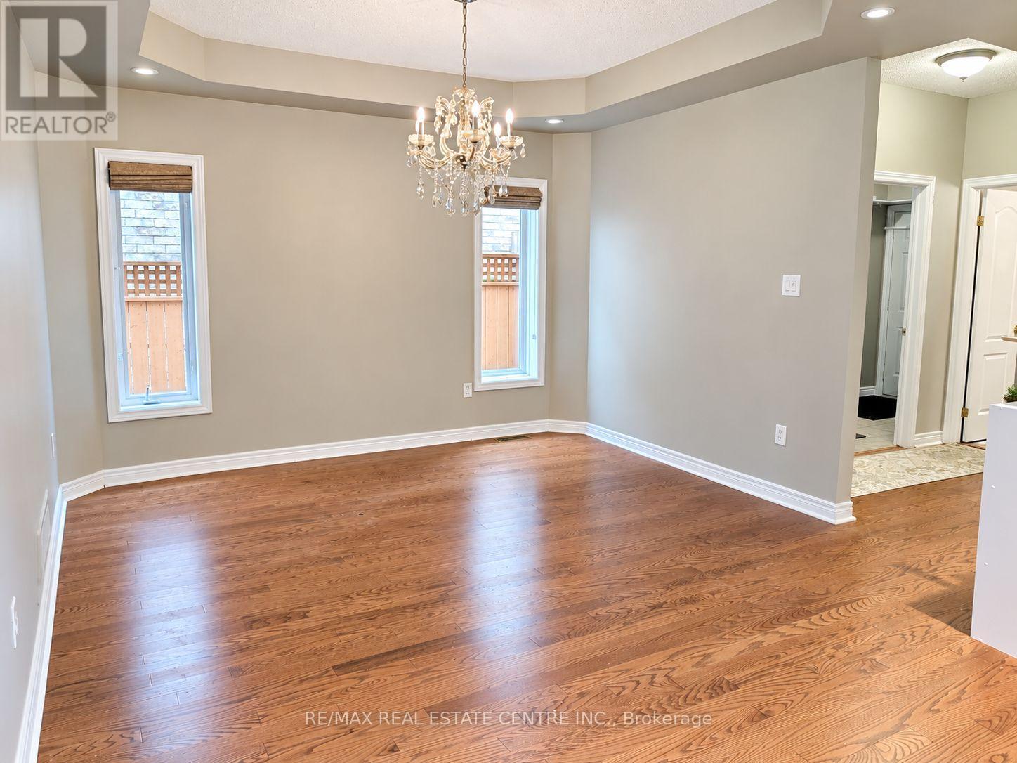 1302 Renfield Drive, Burlington, ON photo 7