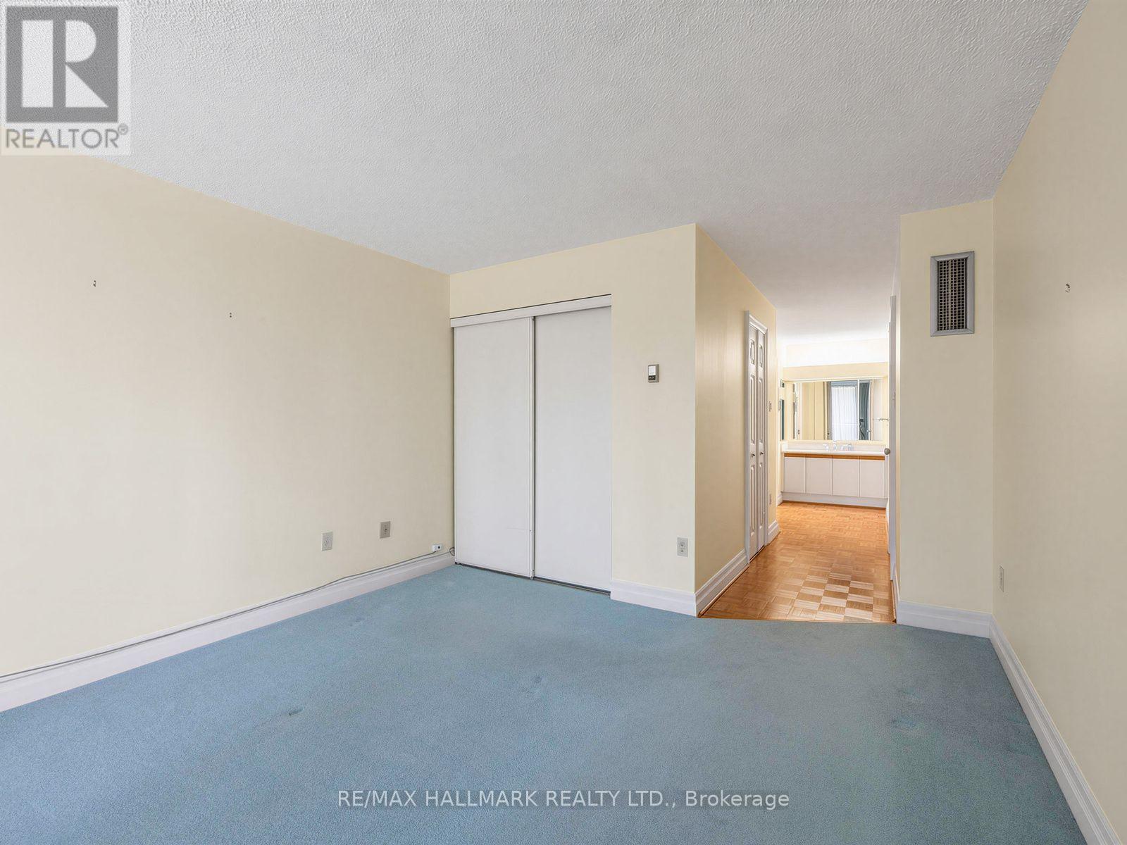 #301 2010 ISLINGTON AVENUE - 23