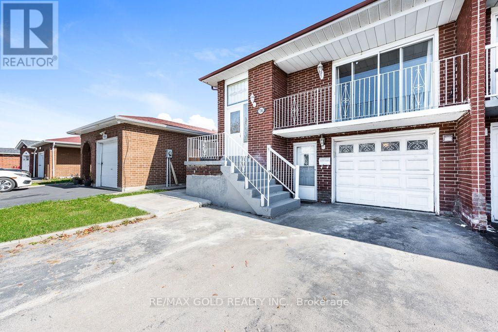 7283 Sigsbee Drive, Mississauga, ON photo 2