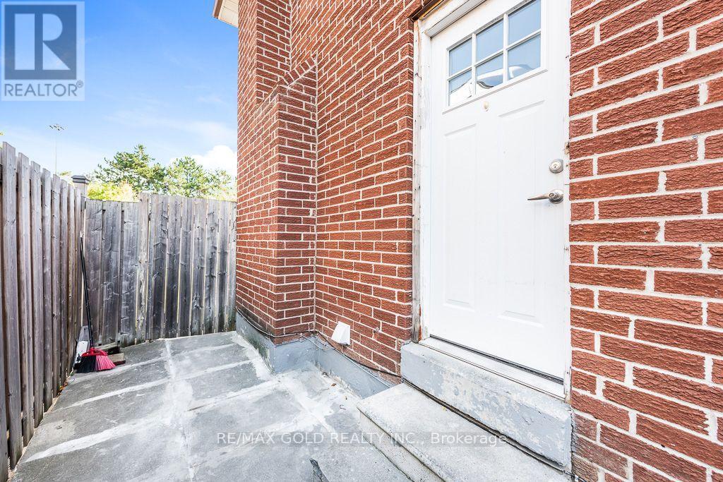 7283 Sigsbee Drive, Mississauga, ON photo 39